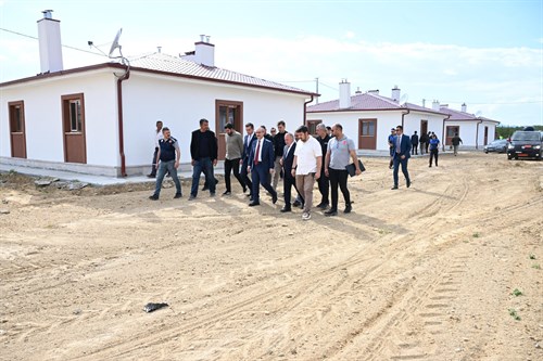 Vali Seddar Yavuz Yazıhan İlçesinde İncelemelerde Bulundu