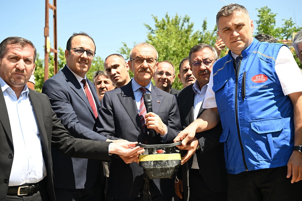 Vali Seddar Yavuz  Orduzu Mehmet Turgut Camii Temel Atma Törenine Katıldı